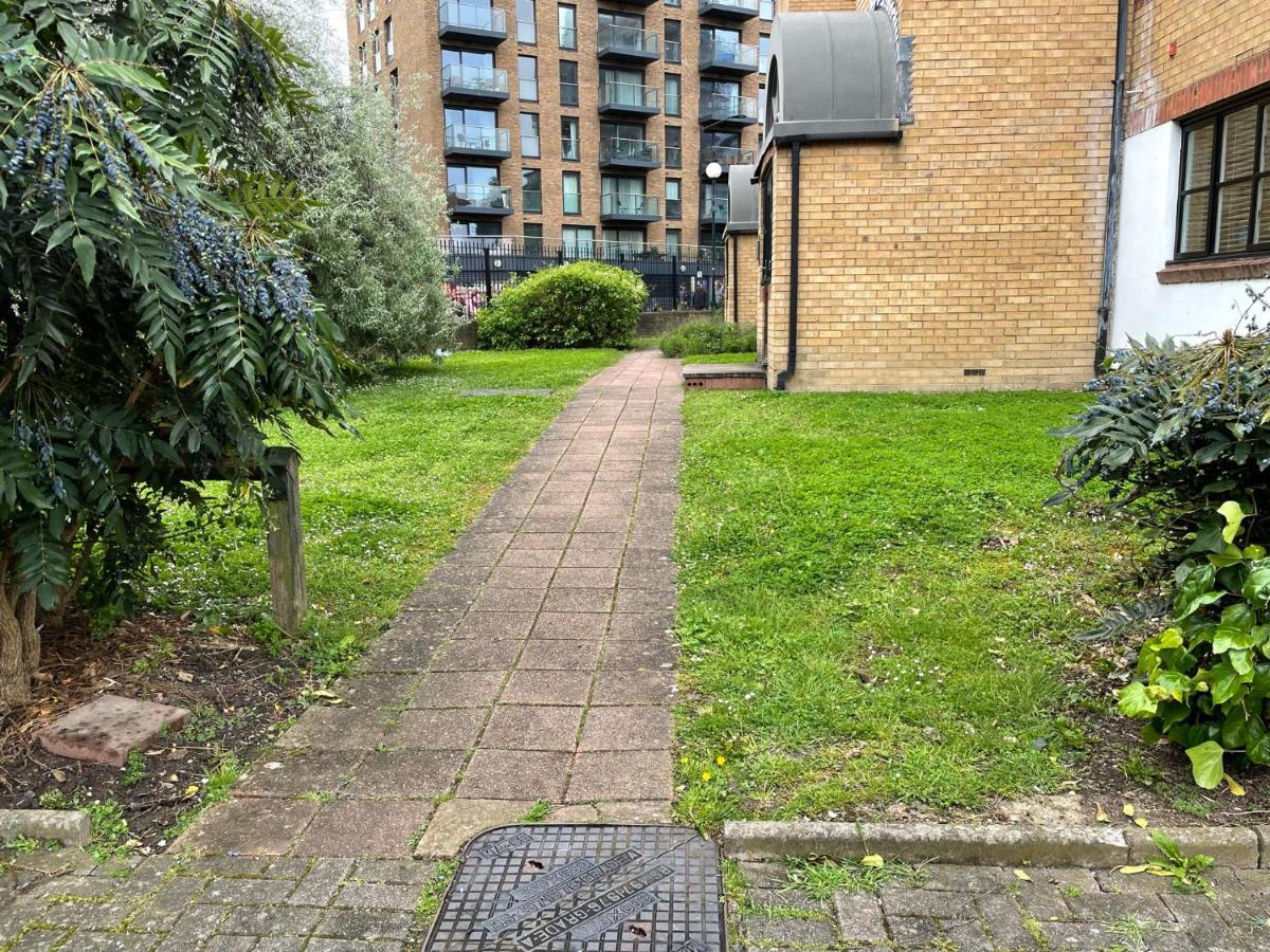 Surrey Docks Se16 Near Canada Water N Easy Access Canary Wharf London Kültér fotó
